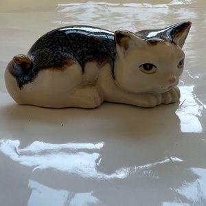 Vintage Cat Ceramic Figurine Laying Down Yellow Eyes Blue Brown Cream Name on